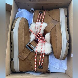 UGG Women's Brown Suede Classic Weather Hiker Boots - Brown - 5.5